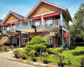 Thong's Inn Hotel Kualanamu - Medan - Edificio
