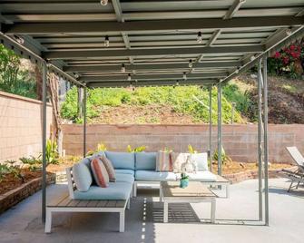 Aqua Oasis| Games| Close to DT| Sleeps 10 - Montebello - Patio