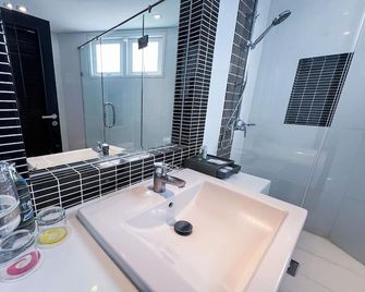 Nova Suites Pattaya - Pattaya - Kylpyhuone