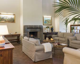Nèroli Bio Relais - Motta Sant'Anastasia - Sala de estar