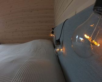 Cozy Tiny Houseboat in the Nature - Gislaved - Habitación