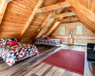 3BR cabin w scenic deck and pet-friendly - Berkeley Springs - Habitación