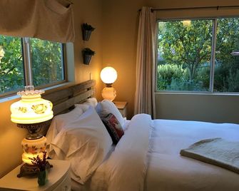 Let the sun shine in! - Sebastopol - Habitación