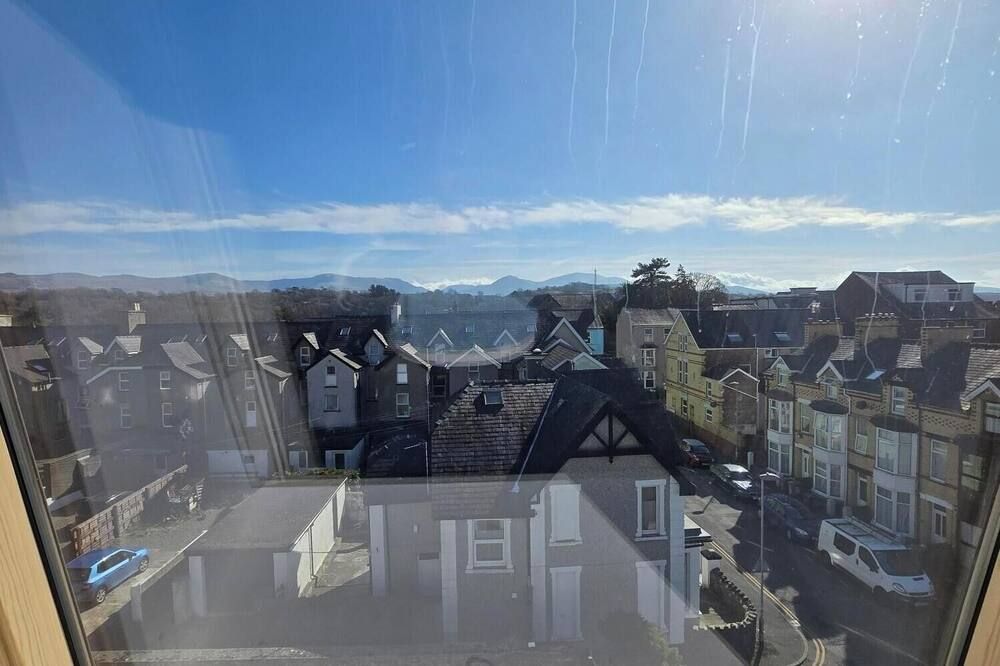 The Menai Hotel and Bar - Bangor