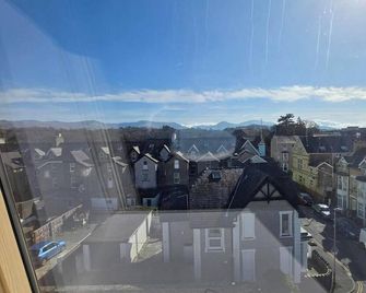 The Menai Hotel and Bar - Bangor