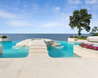 The Osprey - Luxury Waterfront Estate - Port Jefferson - Piscina