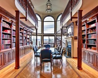 Ghost Lake Manor House - Morley - Lounge