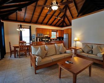 Cocotal Inn and Cabanas - San Pedro Town - Living room