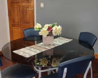 Plaza Independencia Mendoza Sol Y Nieve - Mendoza - Dining room