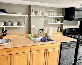 Cozy Guest Suite near Downtown Lee's Summit - Lee’s Summit - Küche
