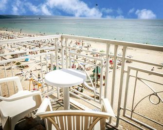 Gergana - אלבנה - חוף