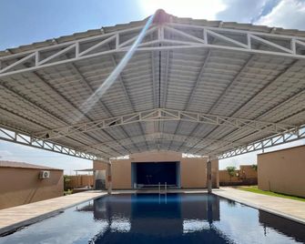 Dream Resort - Bhuj - Piscina