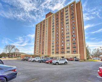 Bright Gadsden Apartment about 10 Mi to Dive Land Park - Gadsden - Building