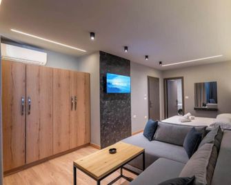Ersa Luxury Rooms - Saranda