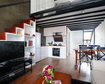 Jy Distributed Theme Hotel Apartment - Shanghai - Dining room