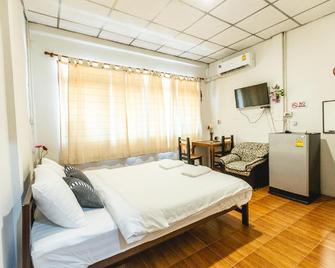 Nara Hostel Don Mueang - Bang Kadi - Habitación