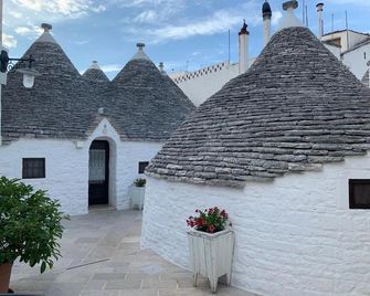 Trulli Family - Trulli&Cummerse - Alberobello - Näkymät ulkona
