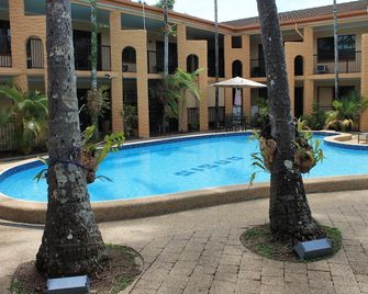 Oasis Inn Apartments - Cairns - Pool