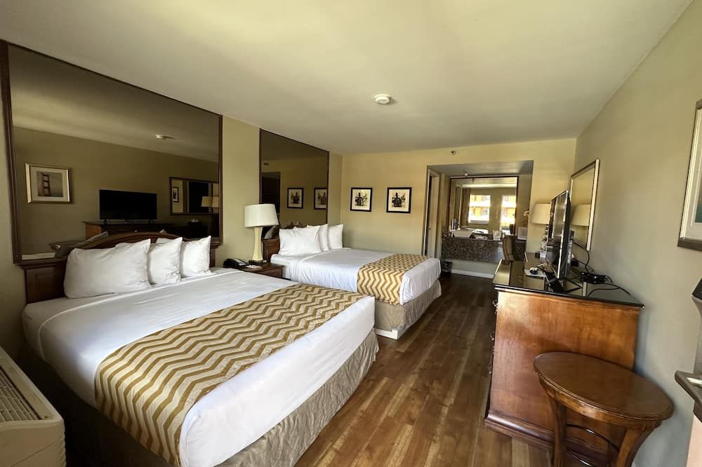 Bedroom view of Travelodge by Wyndham Reno Downtown