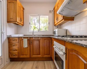 Apartment Mirror by Interhome - Cunit - Cocina