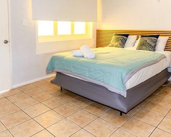 Innisfail Riverfront Motel - Innisfail - Habitación