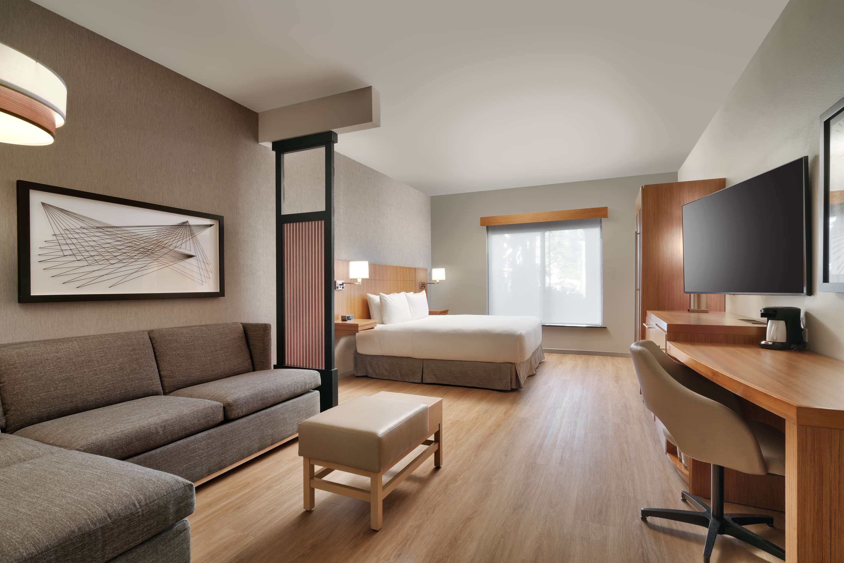 Bedroom view of Hyatt Place at Anaheim Resort/Convention Center