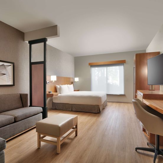 Bedroom view of Hyatt Place at Anaheim Resort/Convention Center