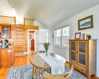 Apt On St Lawrence River In Cape Vincent - Cape Vincent - Dining room