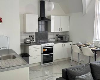 Lovely 2 Bedroom Apartment Close Manchester City Centre & Etihad Stadium #2 - Manchester - Cuisine