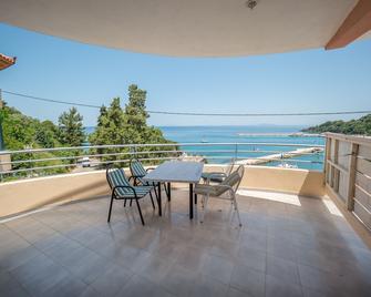 Harbour View - Oceanis Apartments - Poros - Balcony