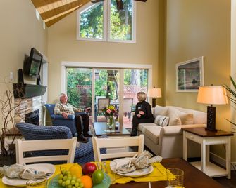Oceanside Village Resort - Parksville