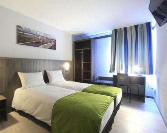 Brit Hotel Calais - Calais - Soveværelse