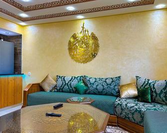 Luxurious Scandinavian-style, pool & play area - Oued Laou - Salon