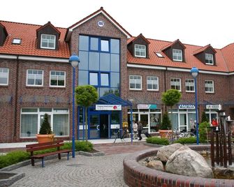 Sporthotel Middelpunkt - Aurich - Building