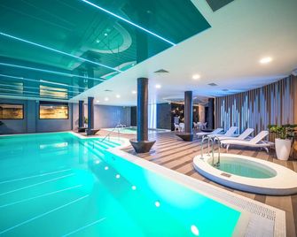 Wellton Riverside Spa Hotel - Riga - Pool