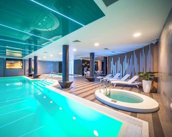 Wellton Riverside Spa Hotel - Riga - Piscine