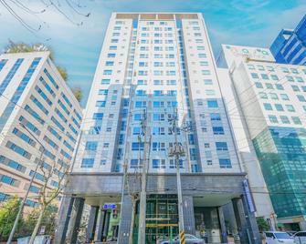 Hotel Aventree Yeouido - Seoul - Building