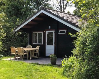 Vakantiehuisjes Robersum - Kloosterburen - Patio