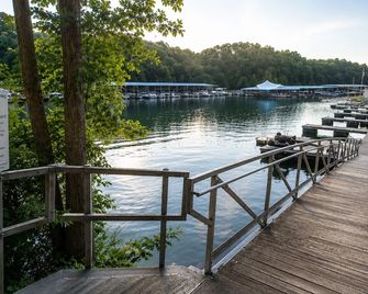 Tims Ford Lake Cottage Walk to Marina and Dining - Tullahoma - Außenansicht