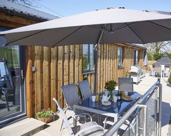 Newlands Farm Stables - Kendal - Patio