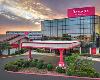 Ramada by Wyndham Tulsa Broken Arrow - Broken Arrow - Building