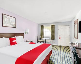 OYO Hotel Channelview I-10 - Channelview - Спальня