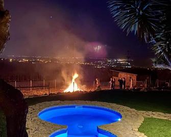 Da Silva Surfcamp- Terrassenzimmer mit Frühstück - Lourinhã - Piscina
