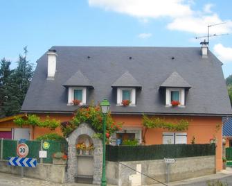 Gîte 'le Béout': At the Foot of the Pyrenees, 3km from Lourdes - Lourdes - Gebäude