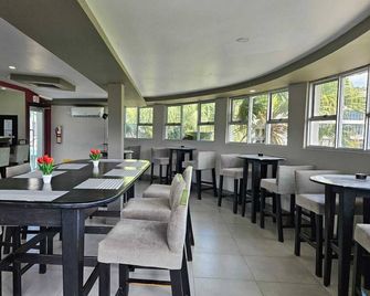 Christar Villas Hotel - Kingston - Restaurant