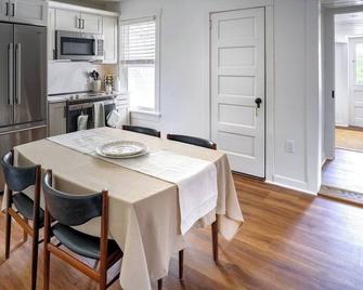 Stylish Apt Walk to Shops, Dining and Bucknell - Lewisburg - Їдальня