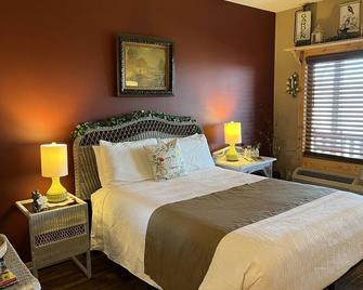 Garden Oasis - Rm. 105 - Stanardsville