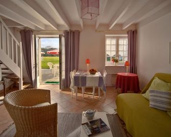 The Kereven Farm. ' Peace and space in Bénodet '5 ha park South Brittany - Clohars-Fouesnant