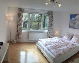 Luxury, central, quiet 107sqm apartment - Freiburg im Breisgau - Bedroom