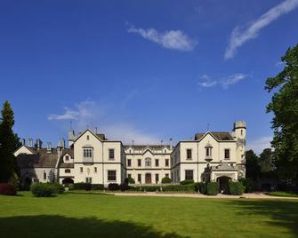 Lady Virgina, Castello Dal Pozzo - Oleggio Castello - Building